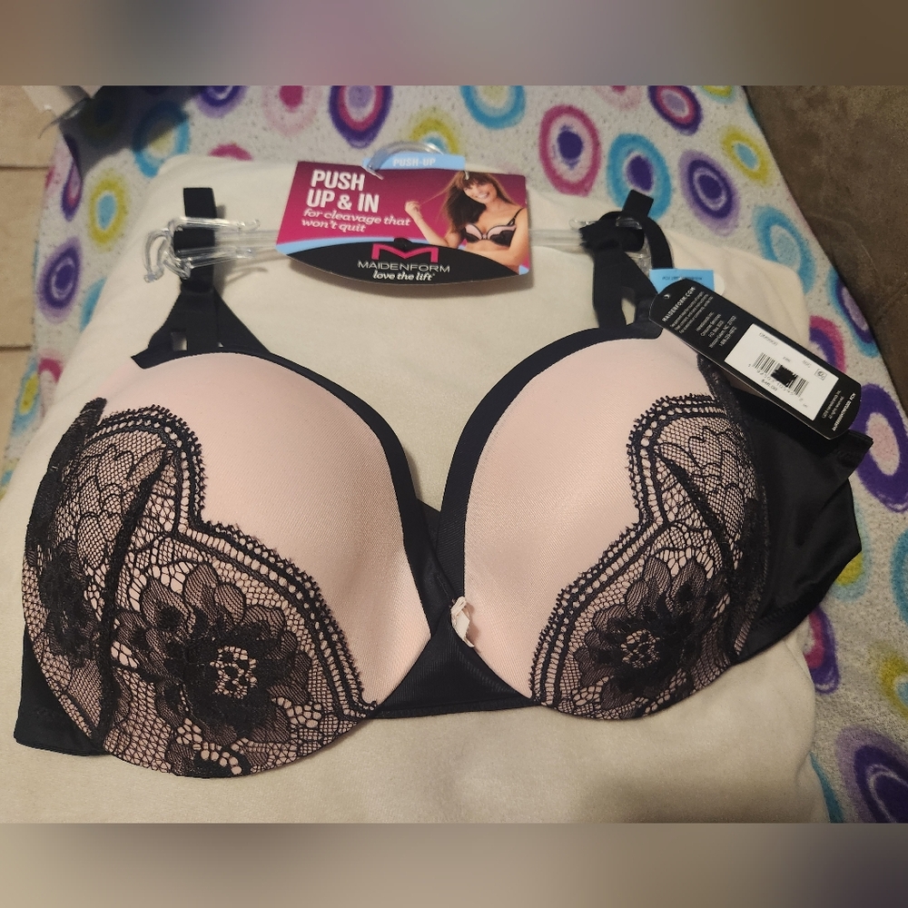 Maidenform Women's Black and Pink Lace Push-Up Bra